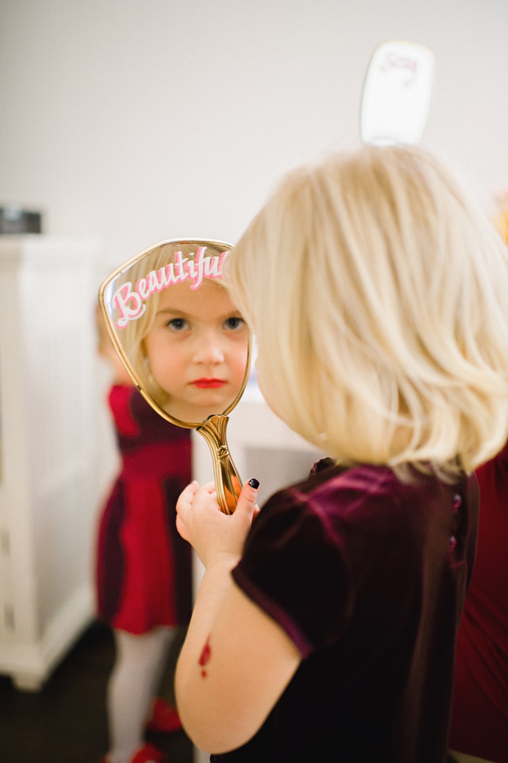 *BeautifulHandMirror